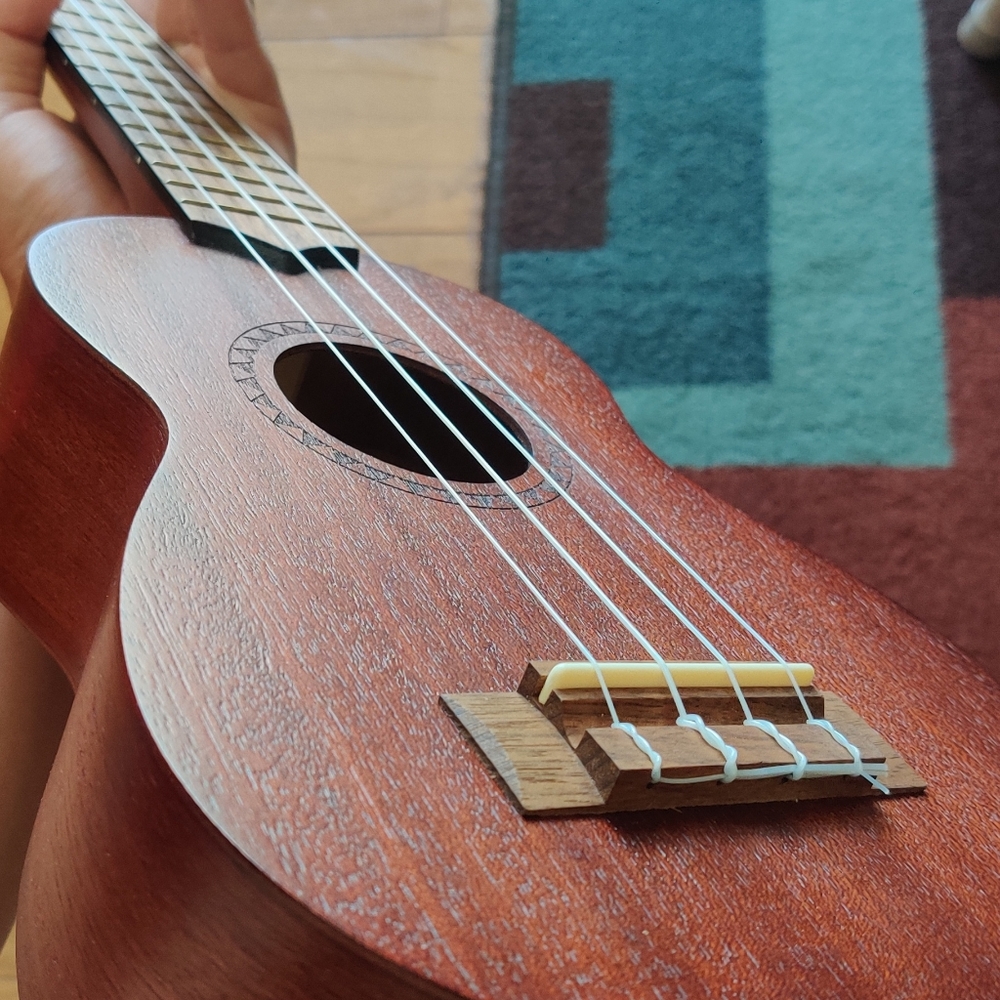 Kala KA-15S Mahogany Soprano Ukulele + Note Tuner